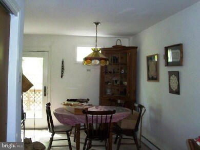 585 Manatawny St, Pottstown, PA 19464 - photo 7