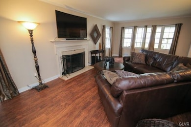 318 N Broad St, Allentown, PA 18104 - photo 4