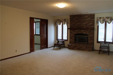 living room w/gas FP