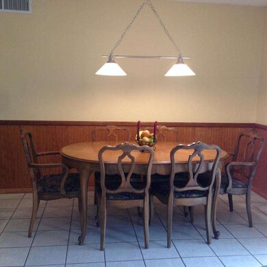 Eat in kitchen