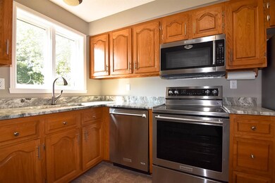 58 Shelburne Rd, MerriMacK, NH 03054 - photo 6