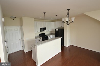 43507 Town Gate Square, Chantilly, VA 20152 - photo 5