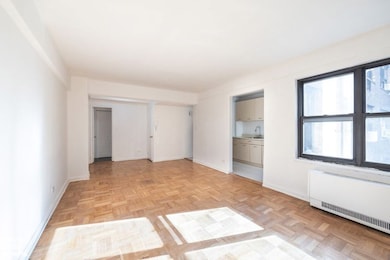 140 E 56th St unit 8B, New York, NY 10022 - photo 2