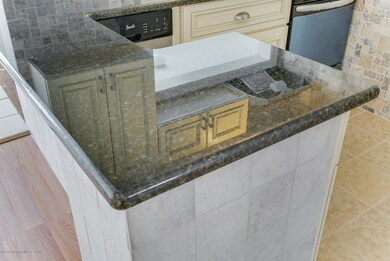 312 Sampson Ave Seaside-large-025-31-Kit