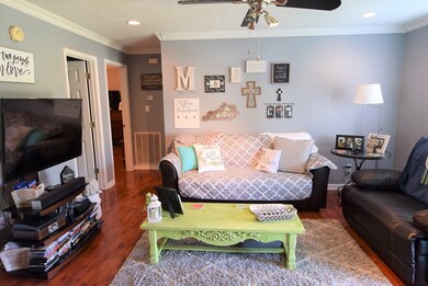 302 Pine Hill Dr, Hopkinsville, KY 42240 - photo 2