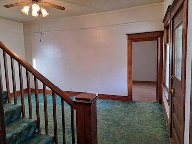 527 Shelton St, Chadron, NE 69337 - photo 3