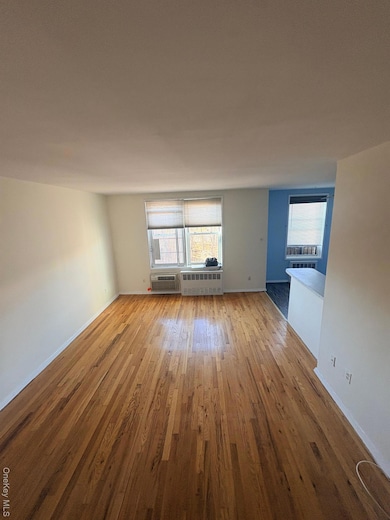 6815 Selfridge St unit 6F, Forest Hills, NY 11375 - photo 7