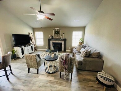 1290 Silver Oak St, Elkins, AR 72727 - photo 4