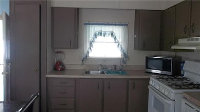 2240 S Bentsen Palm Dr unit 85, Palmview, TX 78572 - photo 6