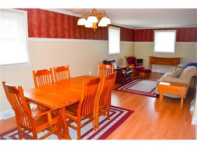 DINING ROOM/LIVING ROOM. CUSTOM WALL COVERINGS.