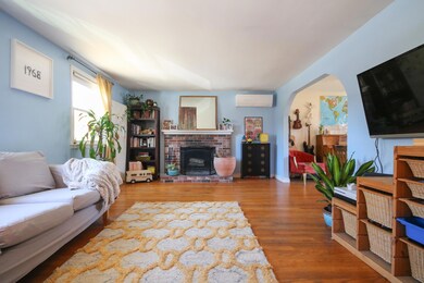 18 Candlewyck Ter Portland - Living-1