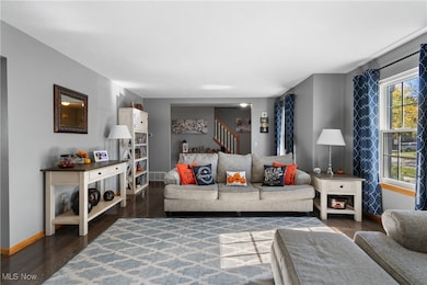 660 Oakcrest Dr, Wadsworth, OH 44281 - photo 7