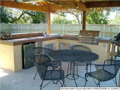 Outdoor Kitchen