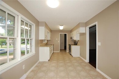 7119 Cody St, Shawnee, KS 66203 - photo 5