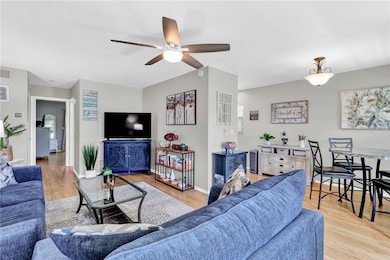 32 Pine Arbor Ln unit 205, Vero Beach, FL 32962 - photo 7