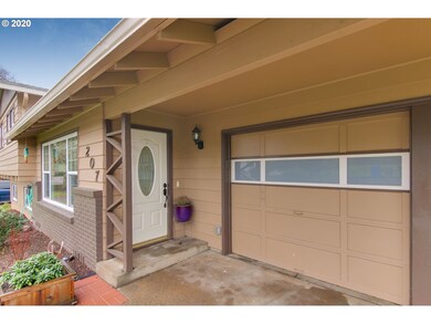 207 Friendship Ave SE, Salem, OR 97302 - photo 2