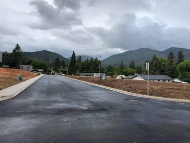 1792 Daffodil Ln, Grants Pass, OR 97526 - photo 6