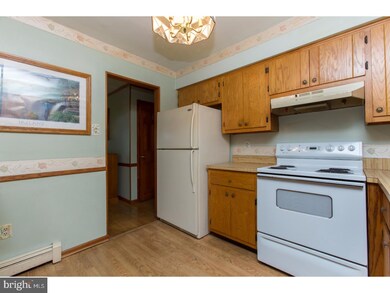 211 Pleasantview Ave, Schwenksville, PA 19473 - photo 6