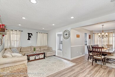 07-Living & Dining Room