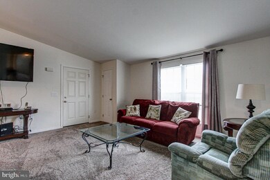 6 Nuthatch Ct E, Bechtelsville, PA 19505 - photo 4