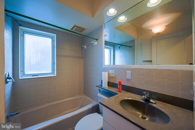 1518 Gridley Ln, Silver Spring, MD 20902 - photo 6