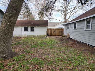 2220 Norvell Ave, Bay City, TX 77414 - photo 4