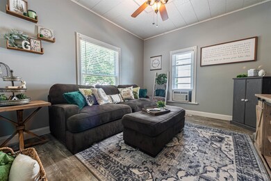 503 E 9th St, Auburn, IN 46706 - photo 2