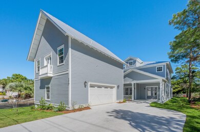 5Bdr Home + Carriage House