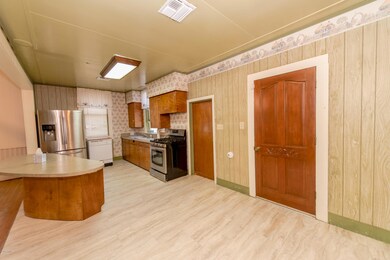 Dining/Kitchen