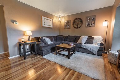 104 Eckhart Ave, Auburn, IN 46706 - photo 4