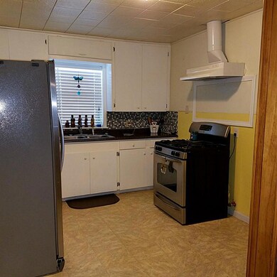 919 Sidney St, Rosenberg, TX 77471 - photo 5