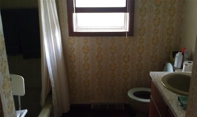 950 N Hudson St, Lowell, MI 49331 - photo 7