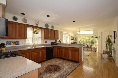 15 Kristen kitchen1