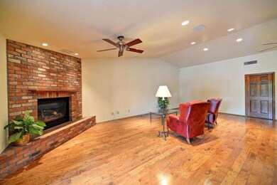 Lg. Family Rm w/ gas fireplace