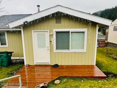 411 Maple Ave, Kodiak, AK 99615 - photo 5