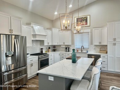 1744 Yellowstone Cir, Dickinson, ND 58601 - photo 5