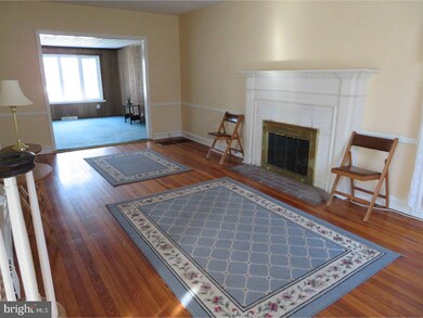 220 Briar Hill Ln, Woodbury, NJ 08096 - photo 2