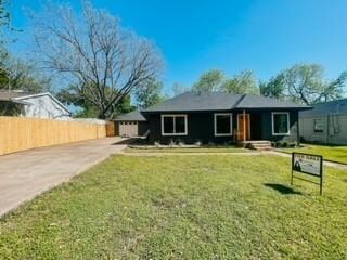 609 W Lake St, Ennis, TX 75119 - photo 3