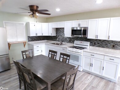 921 S 10th Ave, Marshalltown, IA 50158 - photo 6