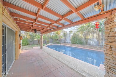 6823 S 42nd St-24