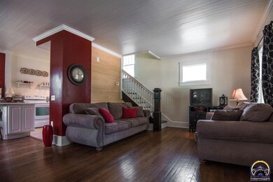 2110 SW 13th St, Topeka, KS 66604 - photo 3