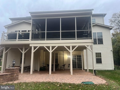 2823 Trotter Park Ln, Lanham, MD 20706 - photo 3