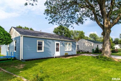 3114 W 70th St, Davenport, IA 52806 - photo 2