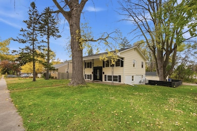 1439 Mcafee St, Saint Paul, MN 55106 - photo 3