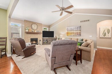 16754 Shinnecock Dr, Macomb, MI 48042 - photo 5