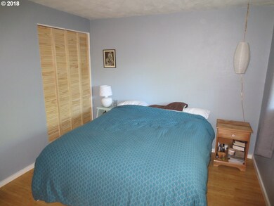 Bedroom, Primary