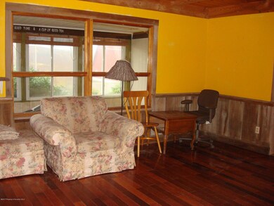 206 Rowland Ln, Dallas, PA 18612 - photo 5