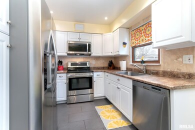 1726 Elmwood Ave, Bettendorf, IA 52722 - photo 7