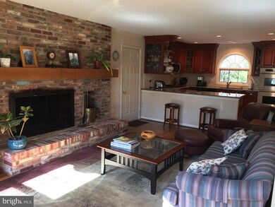 17401 Kirstin Ct, Olney, MD 20832 - photo 4