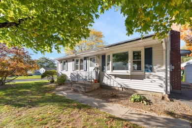 7 Harmund Ct, Wethersfield, CT 06109 - photo 2